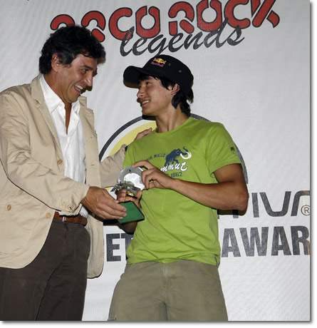David Lama, recibiendo el premio La Sportiva Competition Award