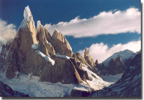 Cerro Torre. En 1959, Cesare Maestri, uno de los mejores escaladores de entonces, dijo haberlo subido por primera vez