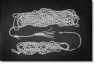 Figura 2. Una cuerda rota por la influencia de una arista rocosa. Foto: Pit Schubert