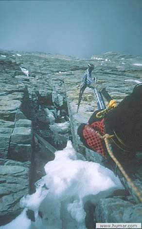 Dry tooling en solo, en la cara sur del Dhaulagiri, en 1999