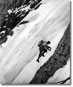 Fritz Kasparek escalando en el Eiger, 1938