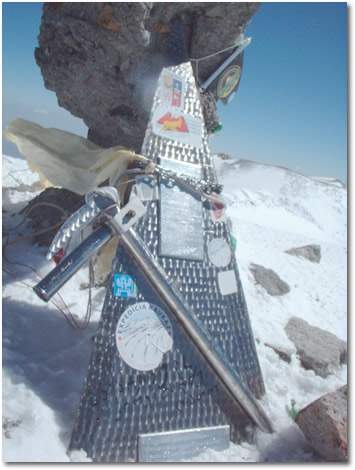 Placas en la cumbre del Elbrus