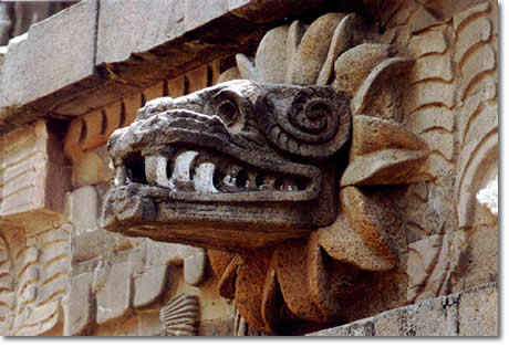 QuetzalcÃ³atl, en Teotihuacan, MÃ©xico