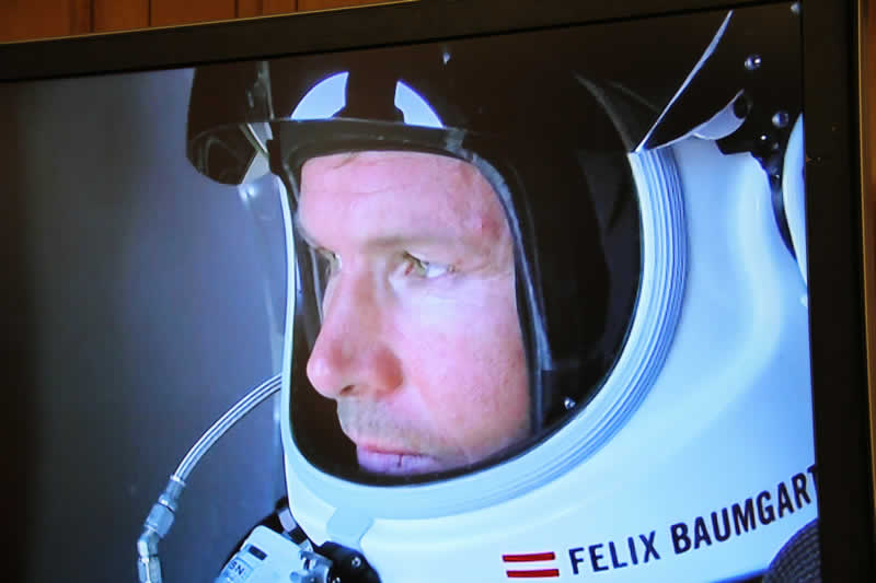 Más Ciencia on X: Felix Baumgartner: Primera persona en romper la barrera  del sonido en la caída libre 👨🏻‍🚀💨  / X