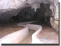 Cueva de Borbon, RepÃºblica Dominicana. Foto: http://borbono.blogspot.com