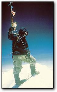 Tenzing en la cima del Everest el 29 de mayo de 1953