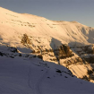 Las rampas superiores del valle de Ordesa, iluminadas oblicuamente por el rasante sol invernal. Foto: Everardo Barojas