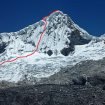 Nevado Pisco con la ruta en la pared sur. Foto: Eric Albino Lliuya