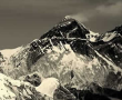 Montaña de libros sobre el Everest